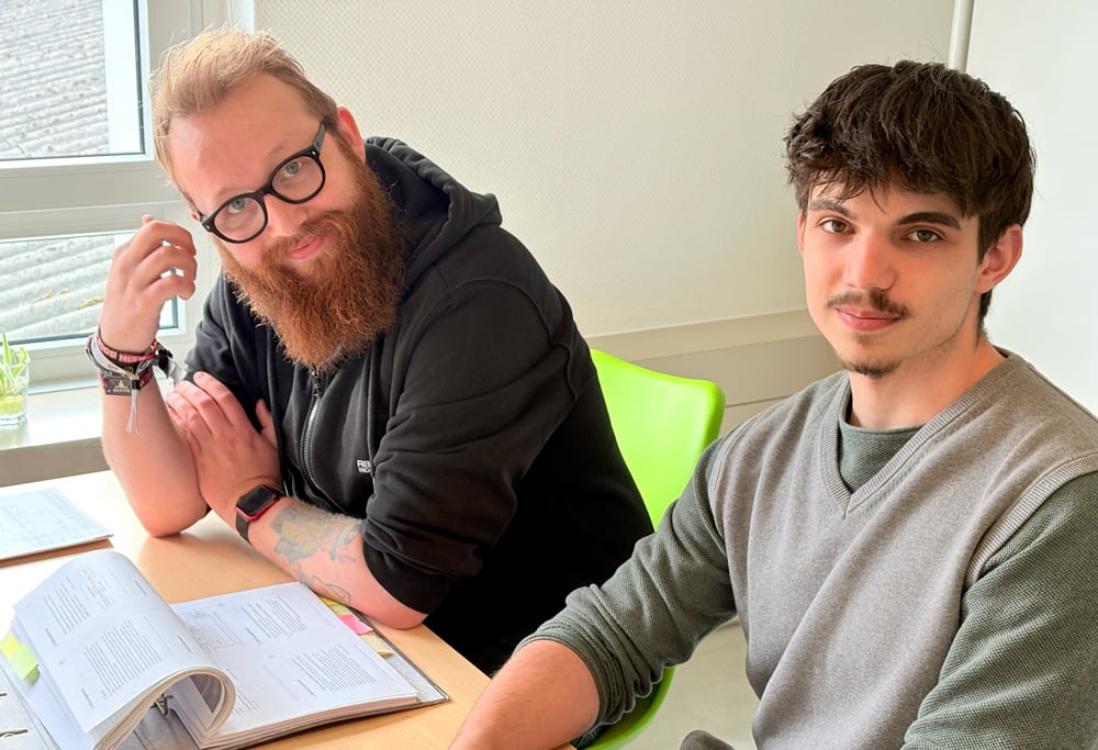 Abrams Industries Praktikant mit Personalreferent