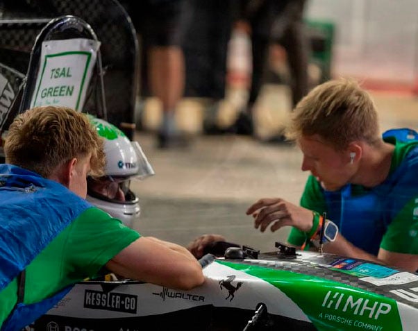 ABRAMS Industries: Präzisionsaluminium für maximale Rennperformance.